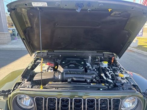 Used 2024 Jeep Wrangler Unlimited w/ Convenience Group AWD/4WD image 20