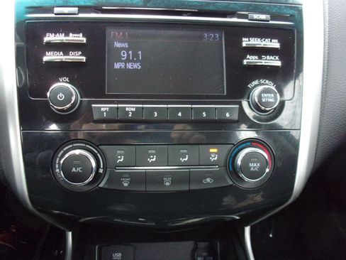 Used 2015 Nissan Altima 2.5 S w/ Power Driver Seat Package image 19