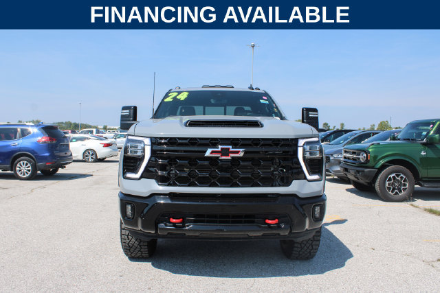Used 2024 Chevrolet Silverado 2500 ZR2 w/ Technology Package AWD/4WD image 3