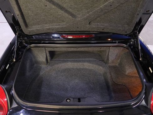 Used 2004 Ford Thunderbird Deluxe image 27