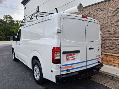 Used 2015 Nissan NV 2500 SV w/ Technology Package RWD image 3