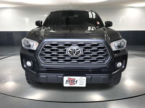 Used 2021 Toyota Tacoma TRD Off-Road w/ Technology Package AWD/4WD image 12