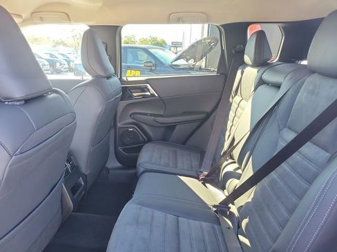 New 2026 Mitsubishi Outlander SE image 14