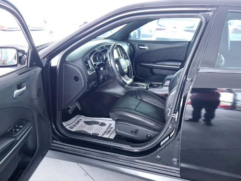 Used 2016 Dodge Charger SRT w/ Harman/Kardon Audio Group RWD image 14