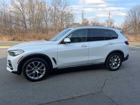 Used 2019 BMW X5 xDrive40i w/ Premium Package 2 image 4
