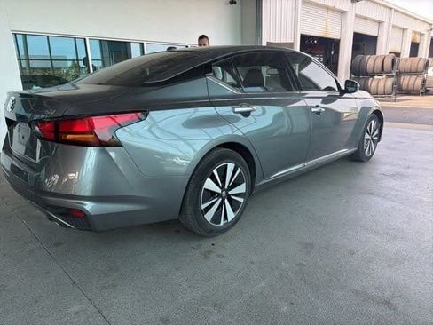 Used 2019 Nissan Altima 2.5 SV FWD image 10