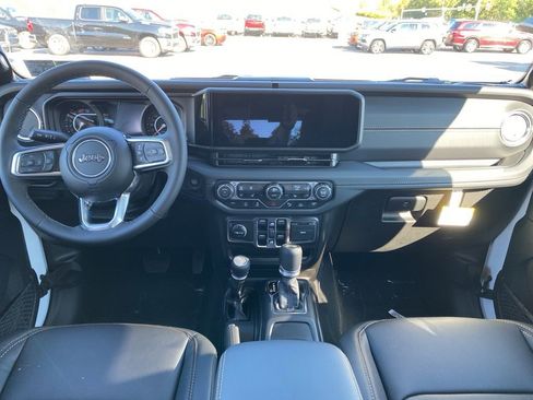 New 2025 Jeep Wrangler Unlimited Sahara w/ Safety Group AWD/4WD image 21