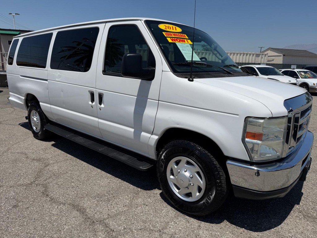 Used 2011 Ford E-350 and Econoline 350 XLT RWD image 3