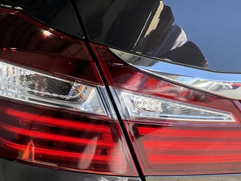 Used 2017 Honda Accord LX image 9