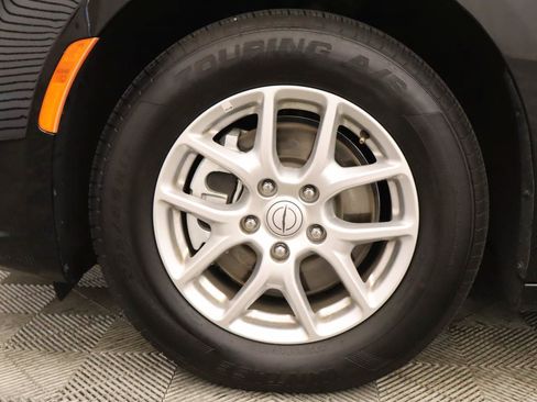 Used 2025 Chrysler Pacifica Select FWD image 6