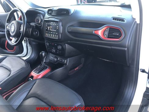 Used 2019 Jeep Renegade Trailhawk image 24