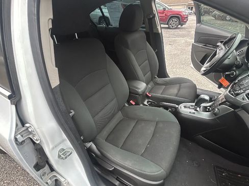 Used 2012 Chevrolet Cruze LT FWD image 14