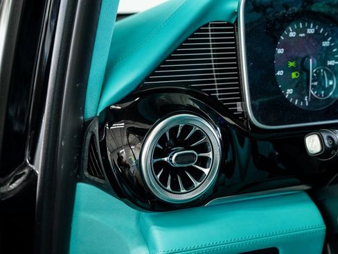 Used 2023 Mercedes-Benz Metris Passenger image 36