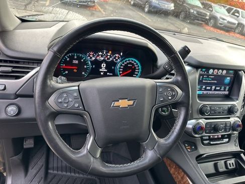 Used 2020 Chevrolet Suburban Premier w/ RST Edition image 14