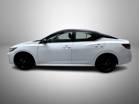 Certified 2023 Nissan Sentra SR w/ Midnight Edition Package FWD image 8