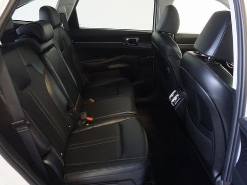 Used 2025 Kia Sorento S w/ Panoramic Sunroof Package image 25