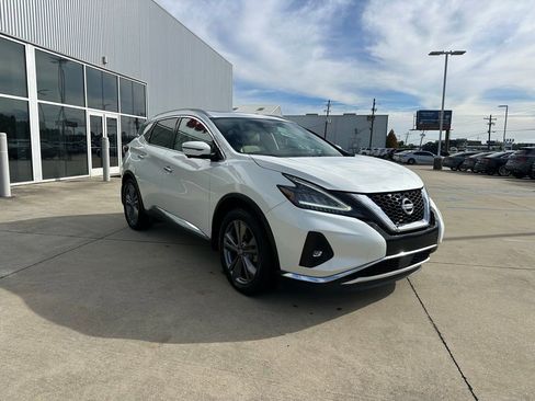 Used 2019 Nissan Murano Platinum w/ Cargo Package image 3