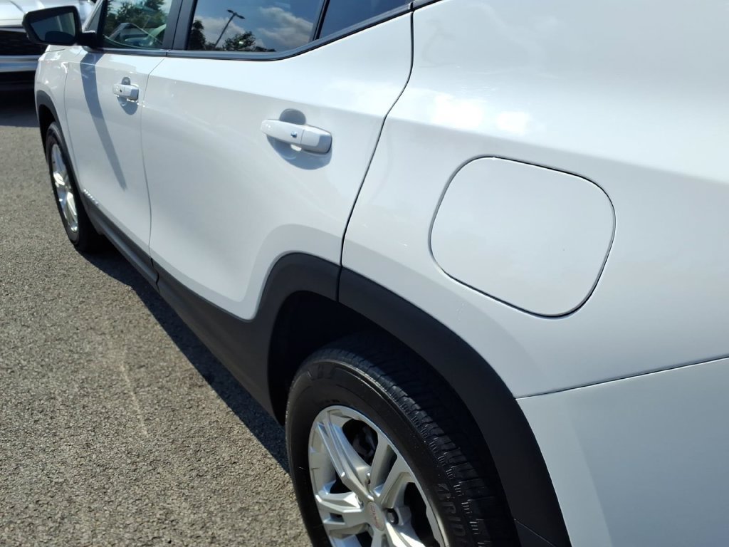 Used 2024 GMC Terrain SLE AWD/4WD image 16