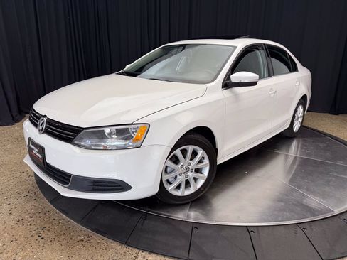 Used 2013 Volkswagen Jetta SE FWD image 3