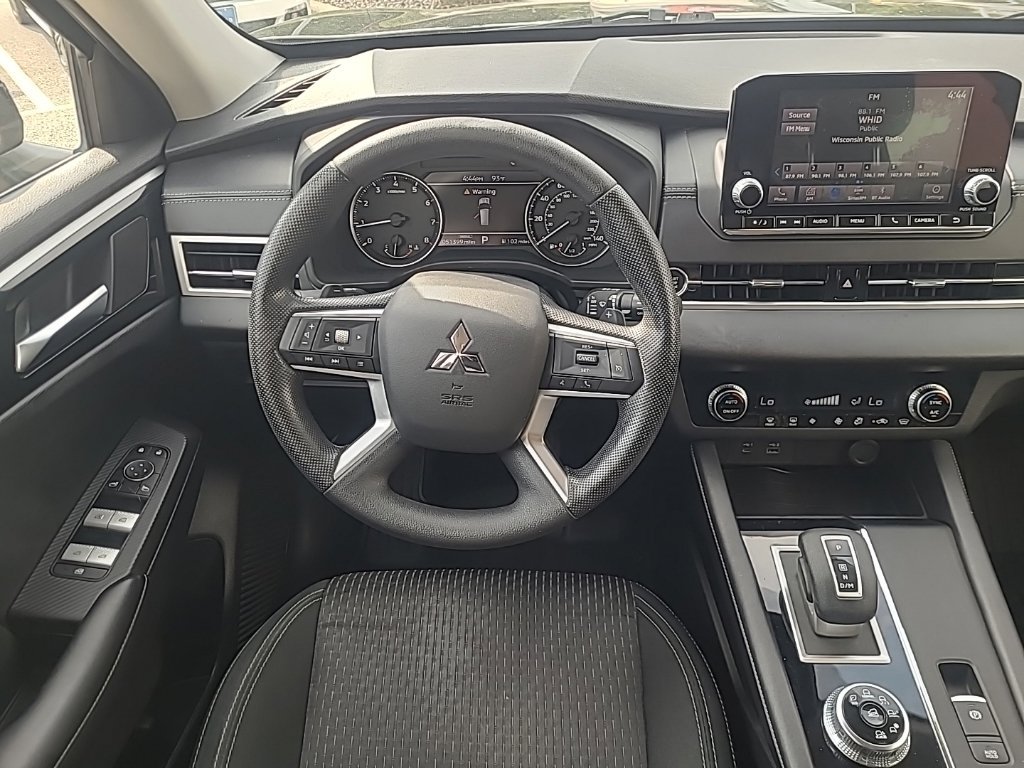 Used 2022 Mitsubishi Outlander ES AWD/4WD image 13