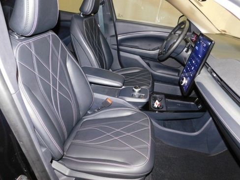 Used 2023 Ford Mustang Mach-E Select image 19