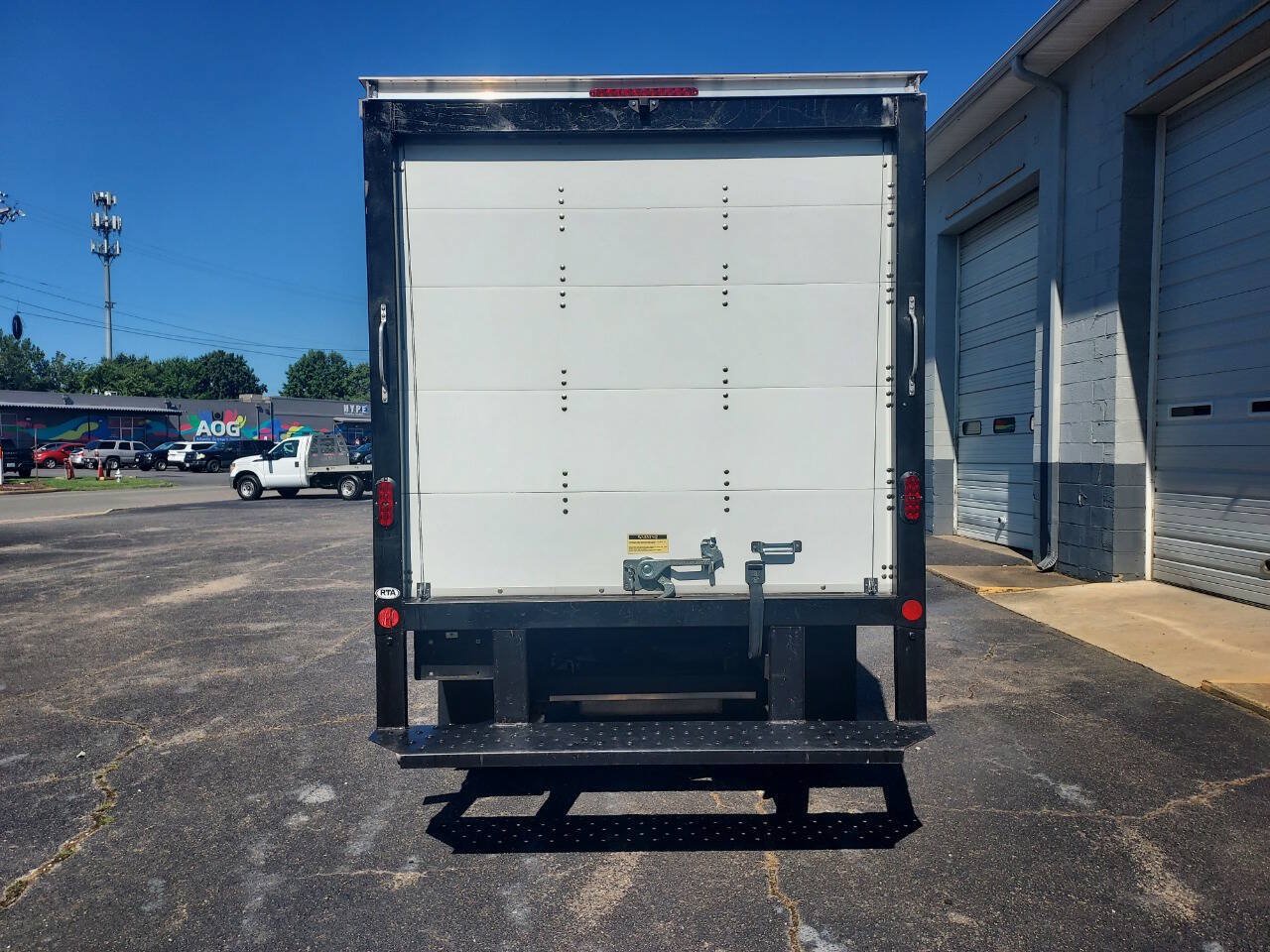 Used 2019 Chevrolet Express 3500 w/ Driver Convenience Package RWD image 5
