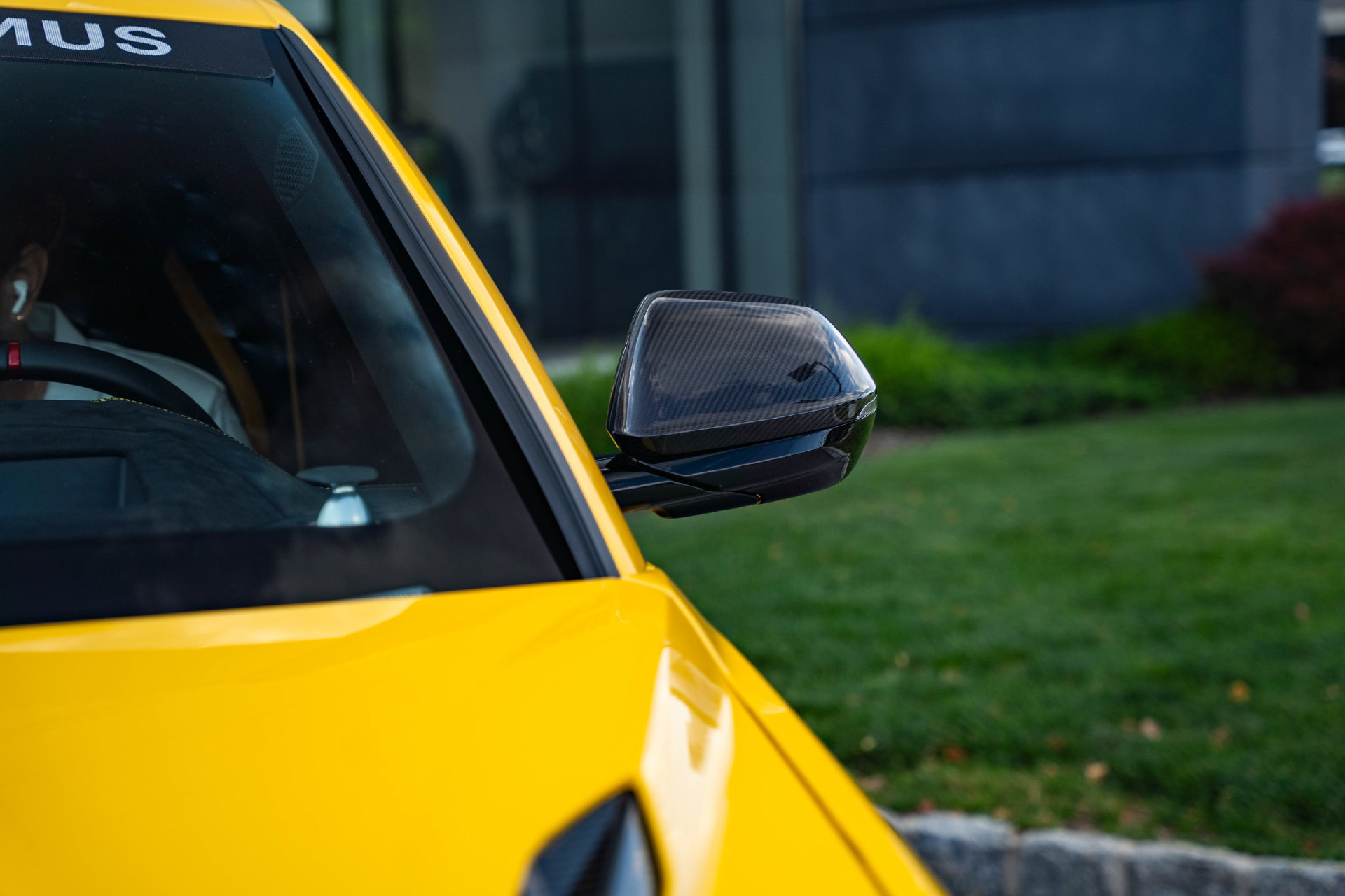 Used 2024 Lamborghini Urus Performante AWD/4WD image 8