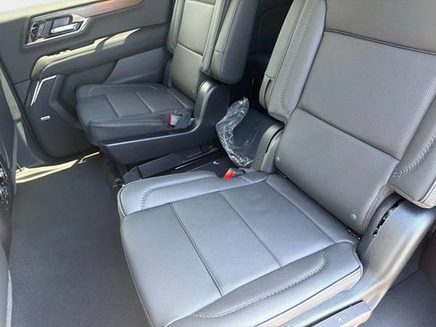 New 2026 GMC Yukon XL Denali w/ Denali Reserve Package AWD/4WD image 13