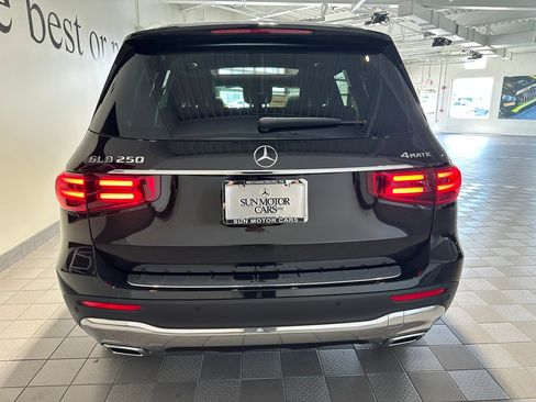 New 2026 Mercedes-Benz GLB 250 4MATIC image 5