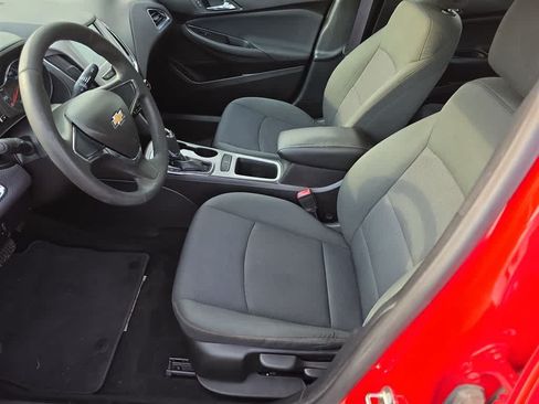 Used 2017 Chevrolet Cruze LS FWD image 15