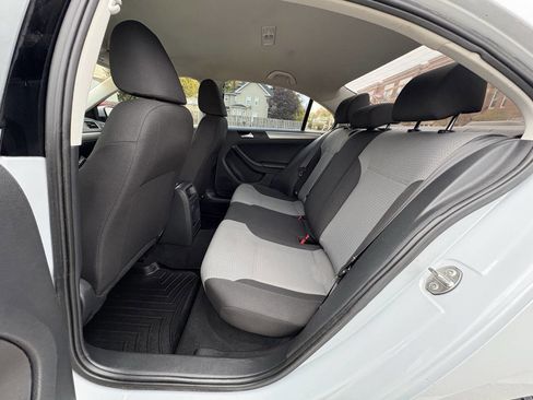 Used 2017 Volkswagen Jetta S image 22