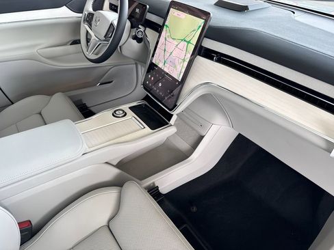 New 2026 Volvo EX90 Plus image 16