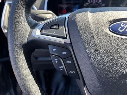 Used 2017 Ford Edge Titanium w/ Equipment Group 301A FWD image 18