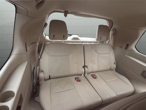 Used 2016 Lexus LX 570 4WD image 26