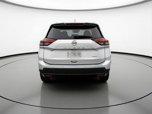 Used 2025 Nissan Rogue SV image 7