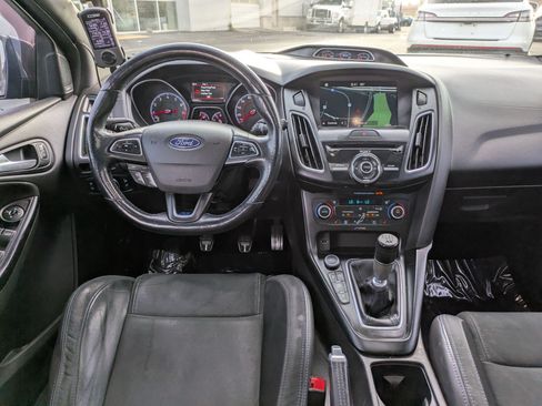 Used 2017 Ford Focus RS AWD/4WD image 28