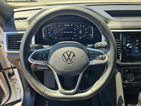 Certified 2023 Volkswagen Atlas Cross Sport SE w/ Panoramic Sunroof Package AWD/4WD image 16