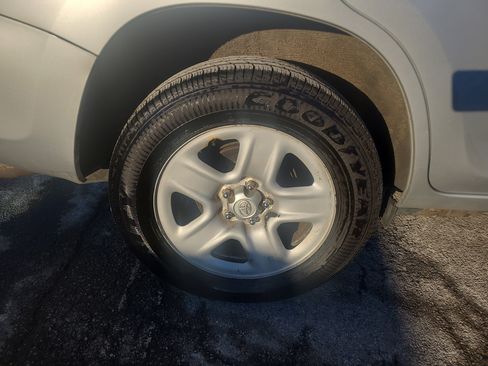 Used 2012 Toyota RAV4 4WD image 12