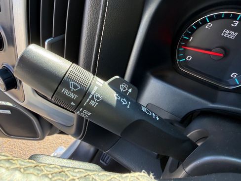 Used 2018 GMC Sierra 1500 SLT image 28