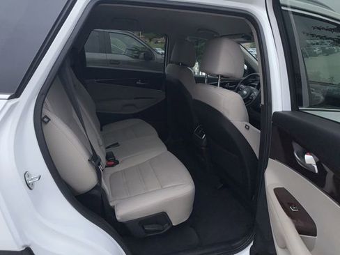 Used 2017 Kia Sorento AWD image 6