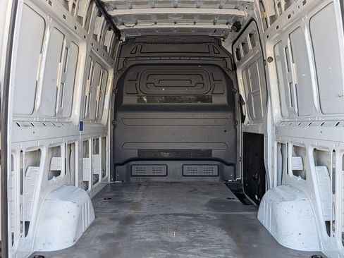 Used 2020 Mercedes-Benz Sprinter 2500 image 6