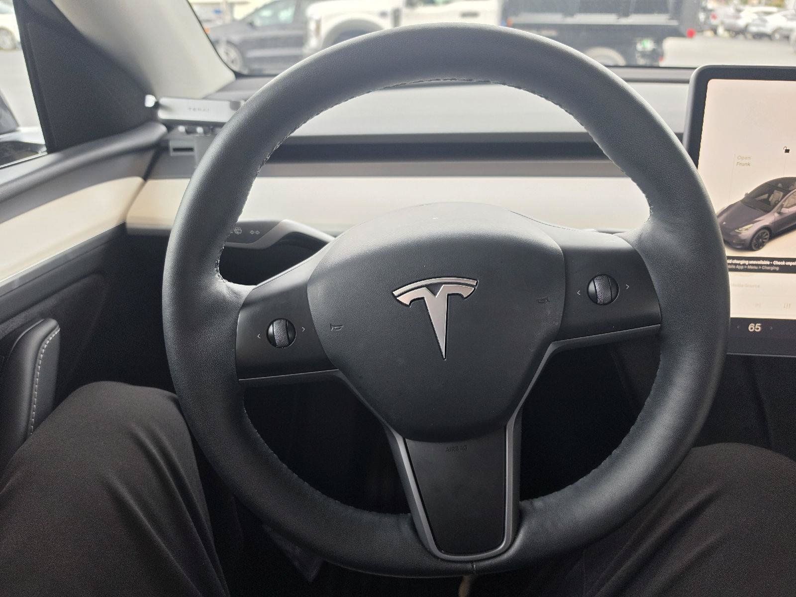 Used 2023 Tesla Model Y AWD image 11
