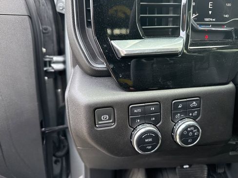 Used 2025 GMC Sierra 1500 Elevation w/ Elevation Premium Package image 16