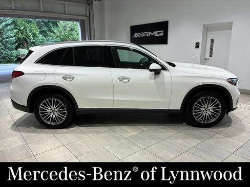 Used 2026 Mercedes-Benz GLC 300 4MATIC image 3