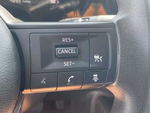 Used 2025 Nissan Kicks SV AWD/4WD image 20