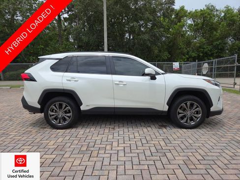 Used 2022 Toyota RAV4 XLE Premium AWD/4WD image 12