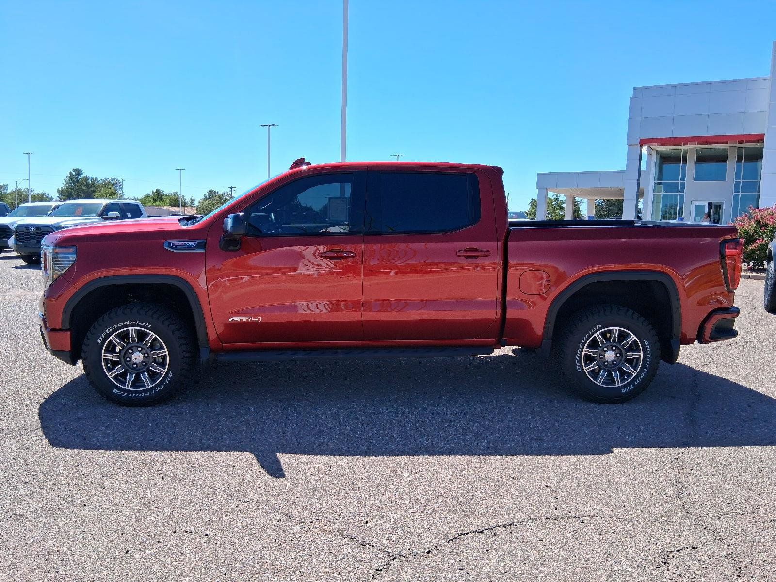 Used 2024 GMC Sierra 1500 AT4 w/ Technology Package AWD/4WD image 3