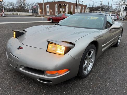 Used 2000 Chevrolet Corvette Coupe w/ Memory Pkg image 32