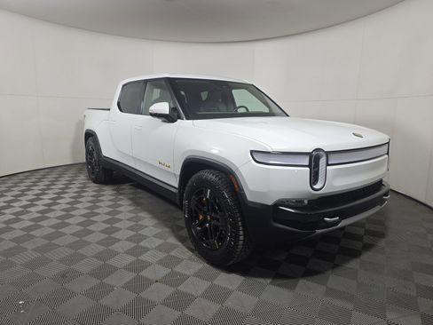 Used 2023 Rivian R1T Adventure image 7