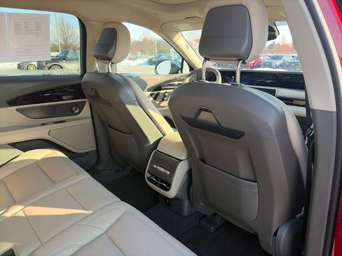 Used 2025 Lincoln Nautilus Premier w/ Equipment Group 102A image 34